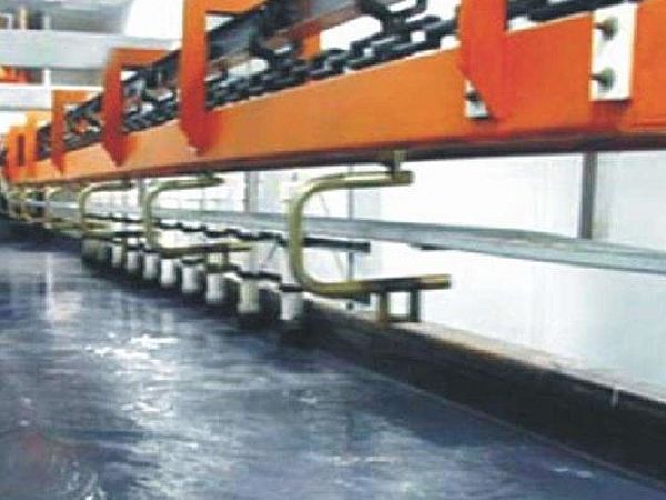 利用電泳涂裝設(shè)備對工件進行涂膜的特點